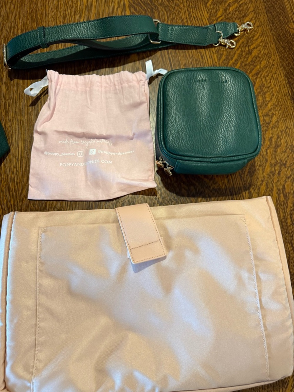 Poppy & Peonies Go-Getter Tote in Heritage Green - Picture 7 of 9